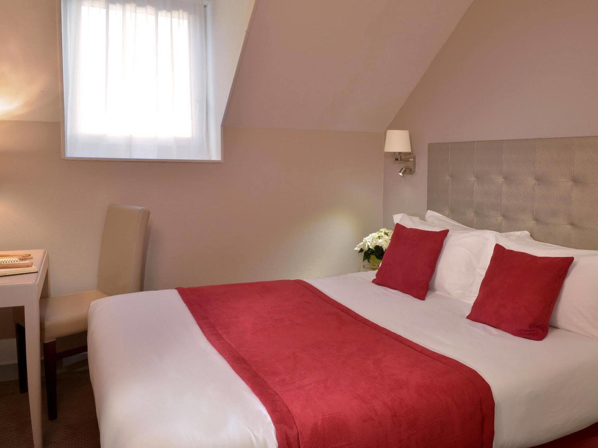 Logis Hotel Le Continental Châteauroux Kültér fotó