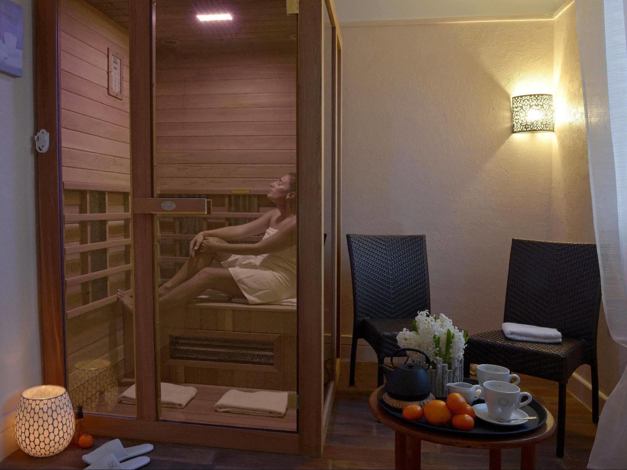 Logis Hotel Le Continental Châteauroux Kültér fotó