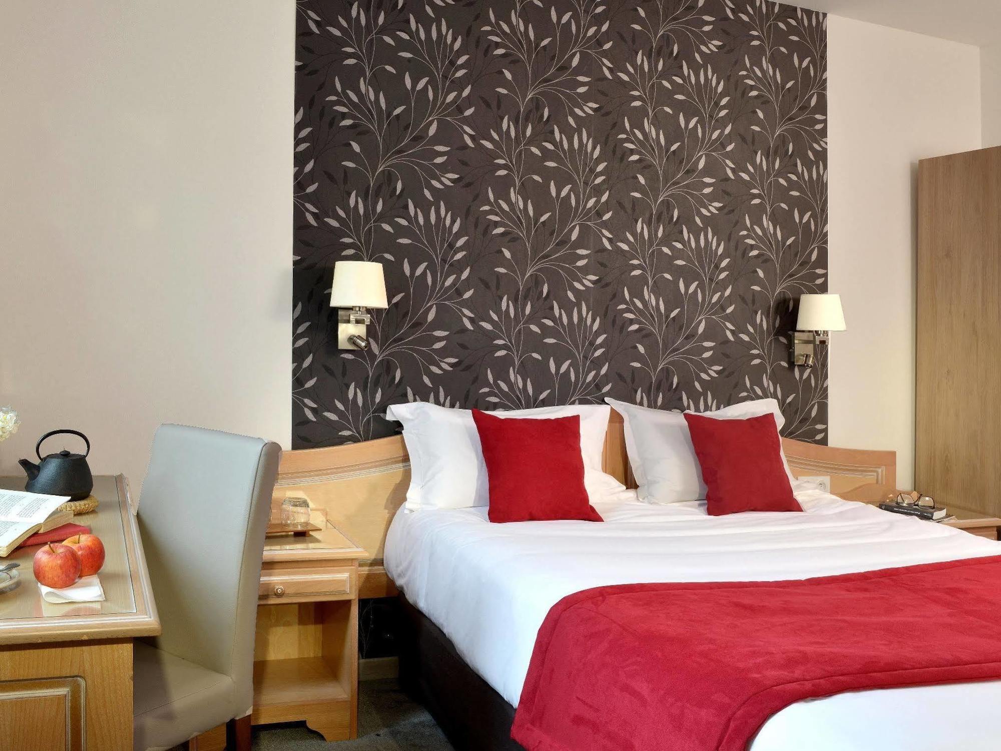 Logis Hotel Le Continental Châteauroux Kültér fotó