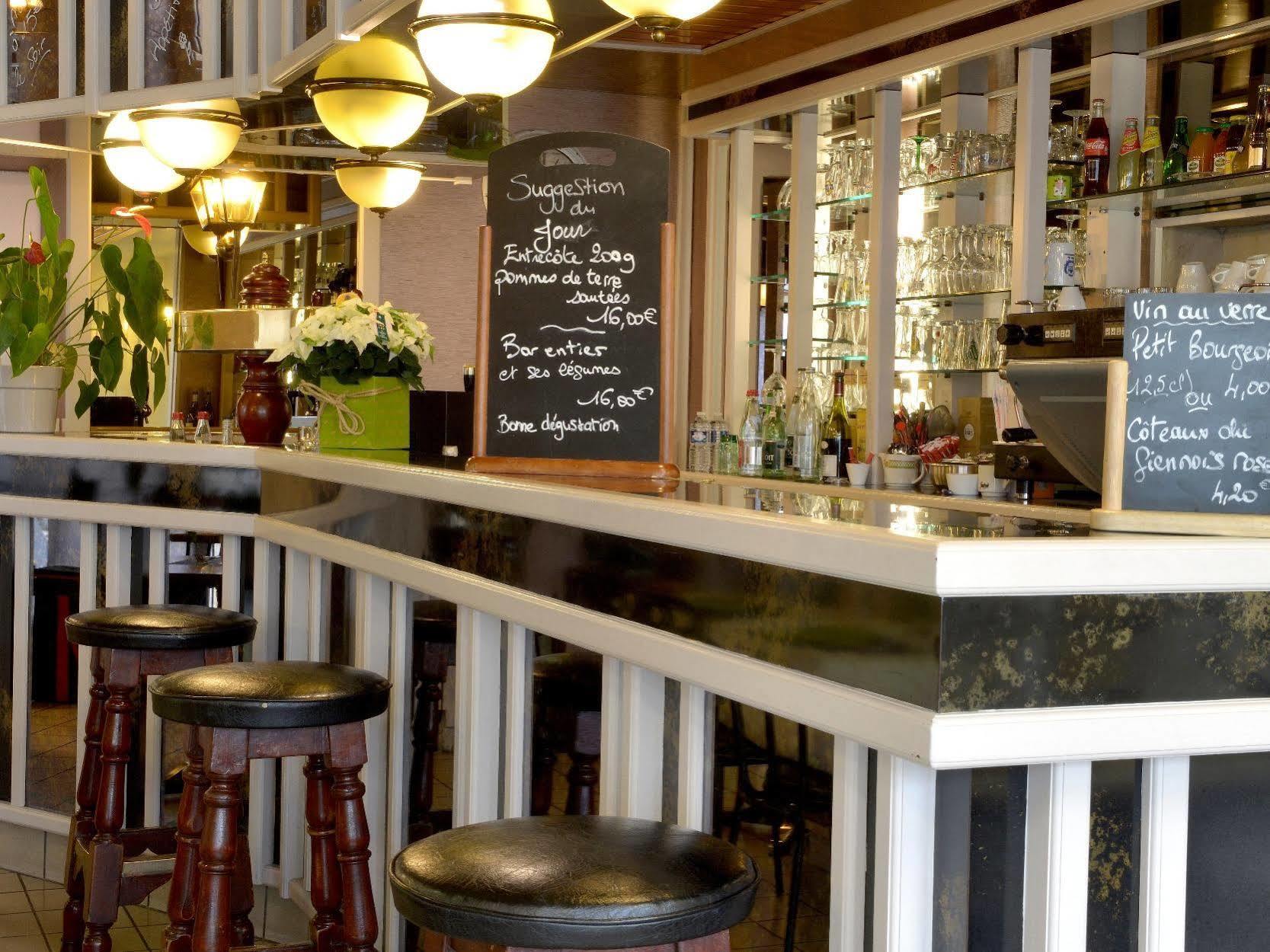 Logis Hotel Le Continental Châteauroux Kültér fotó