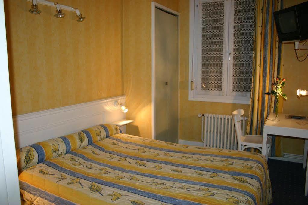 Logis Hotel Le Continental Châteauroux Kültér fotó